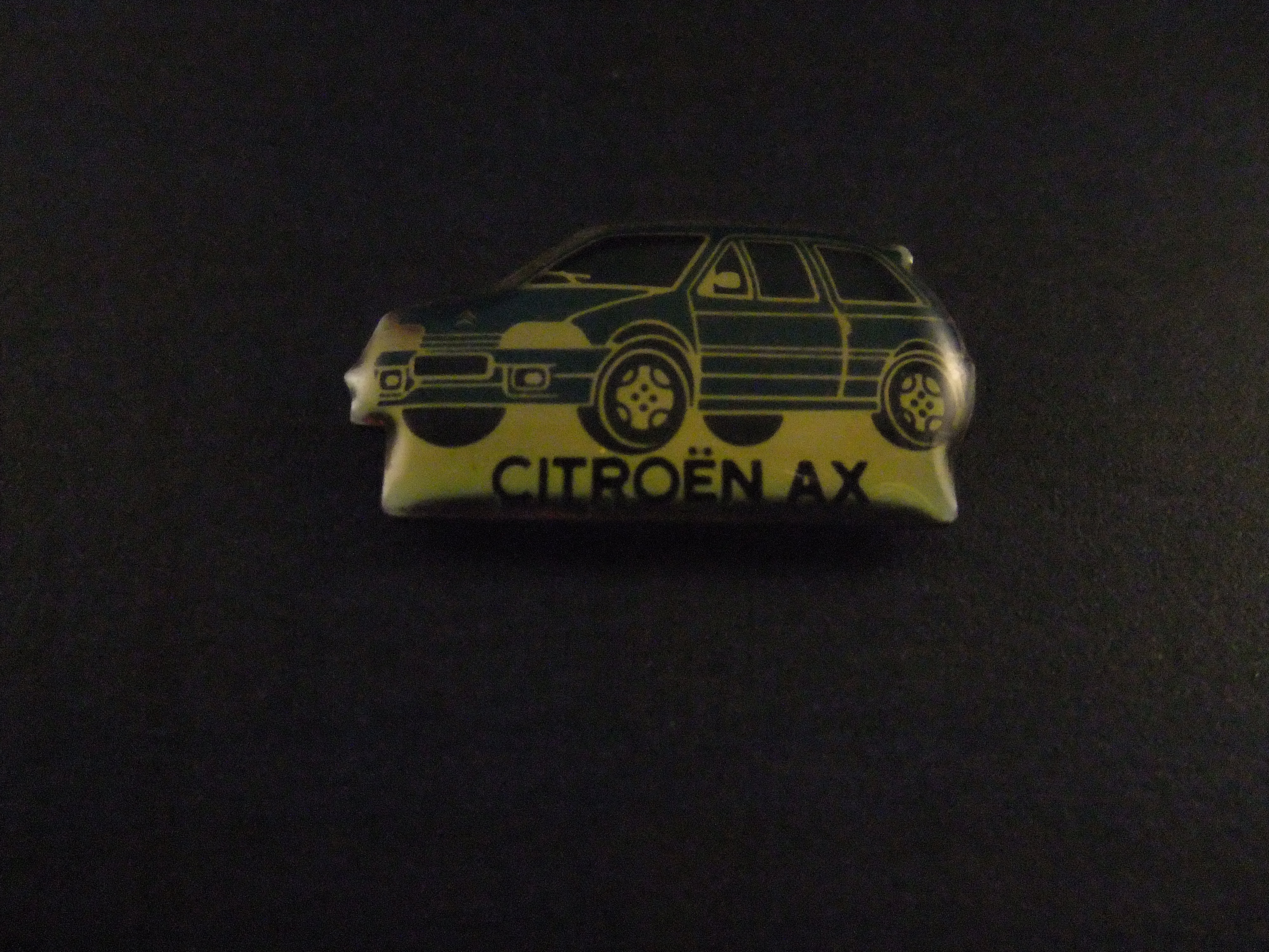 Citroën AX kleine personenwagen blauw